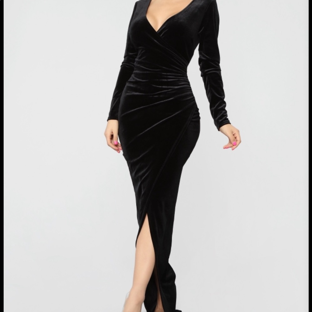 FASION NOVA LONG SLEEVE BLACK MAXI DRESS